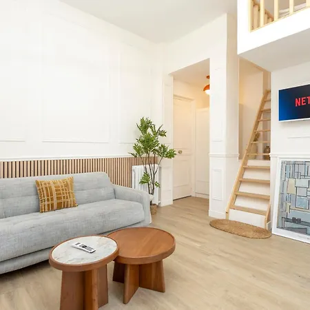 Apartment Lv2 Au Coeur De L'avenue Des Champs-elysees Arc De Triomphe Paris