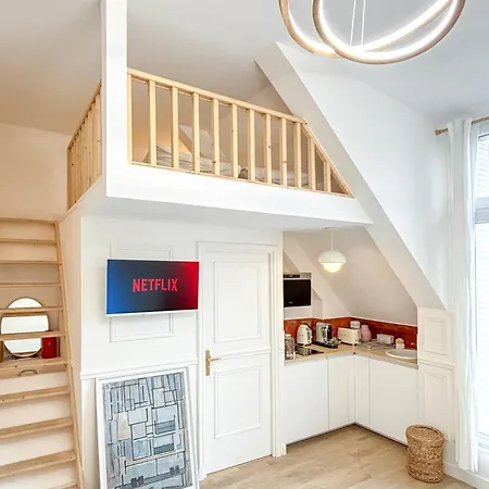 Apartment Lv2 Au Coeur De L'avenue Des Champs-elysees Arc De Triomphe